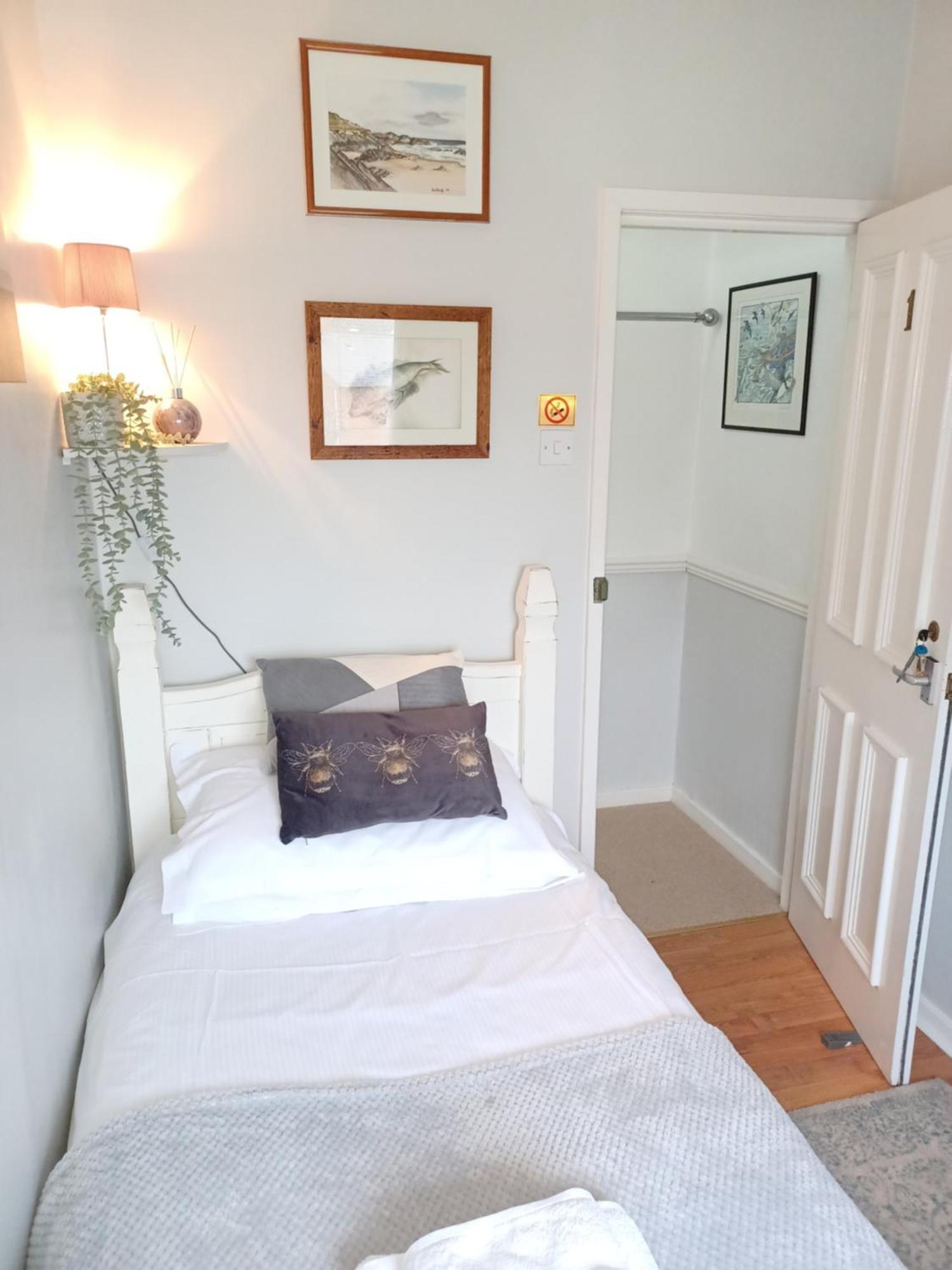 Sandsides Guest House วิทลีย์เบย์ ภายนอก รูปภาพ